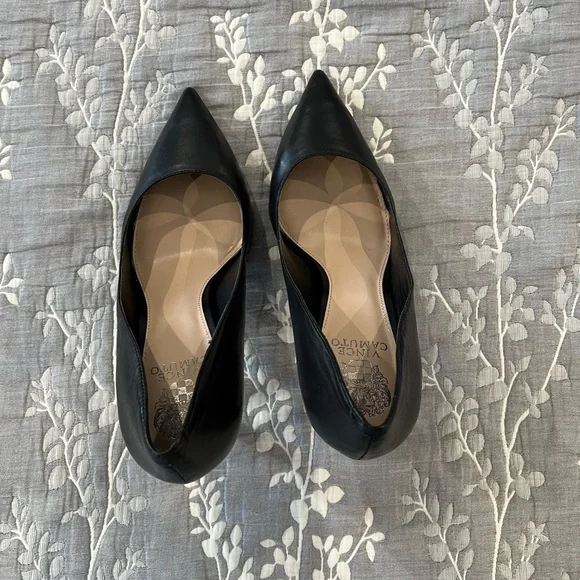 Shoes/ Heels/ Pumps, brand Vince Camuto, size 10, color black - Picture 3 of 15